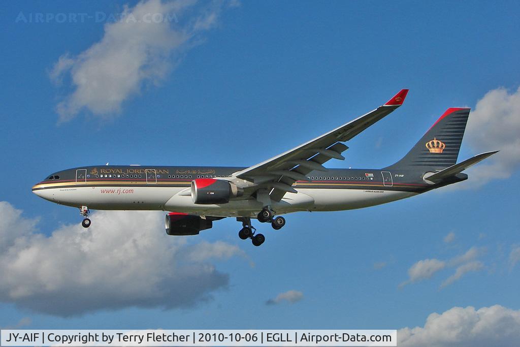 JY-AIF, 2009 Airbus A330-223 C/N 979, Royal Jordainian Airbus 330 arriving at Heathrow