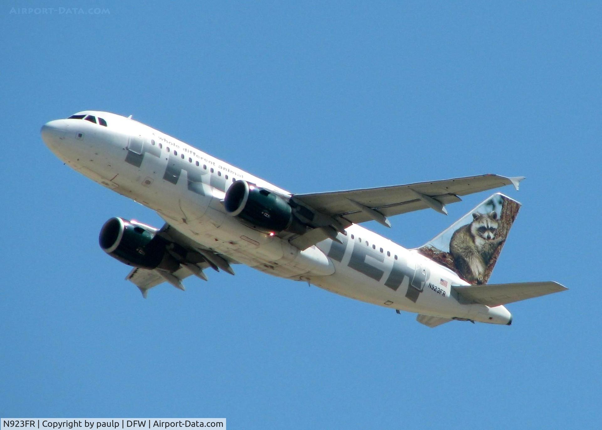 N923FR, 2003 Airbus A319-111 C/N 2019, Off of 36R at DFW.