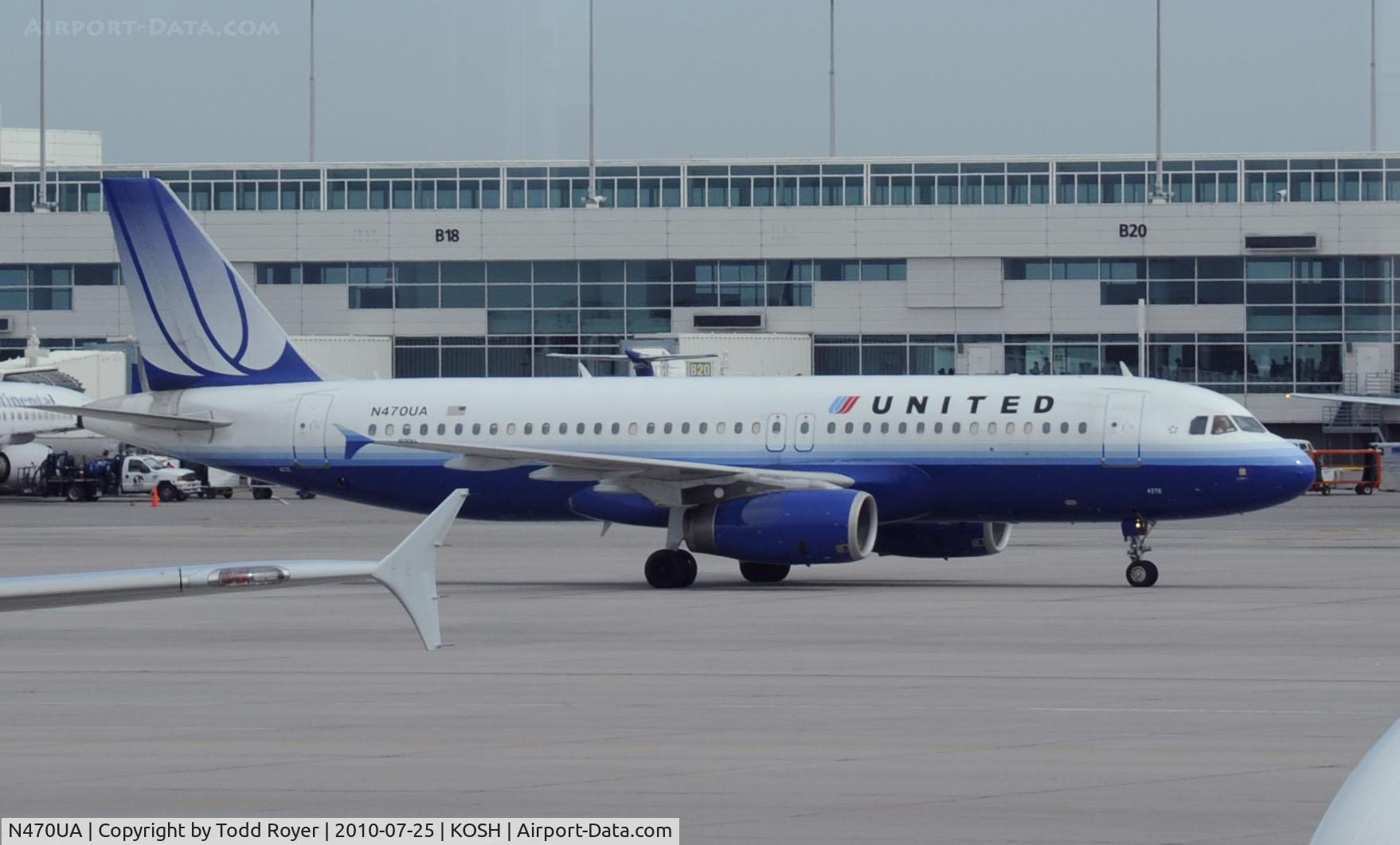 N470UA, 2001 Airbus A320-232 C/N 1427, TAXIING AT DENVER
