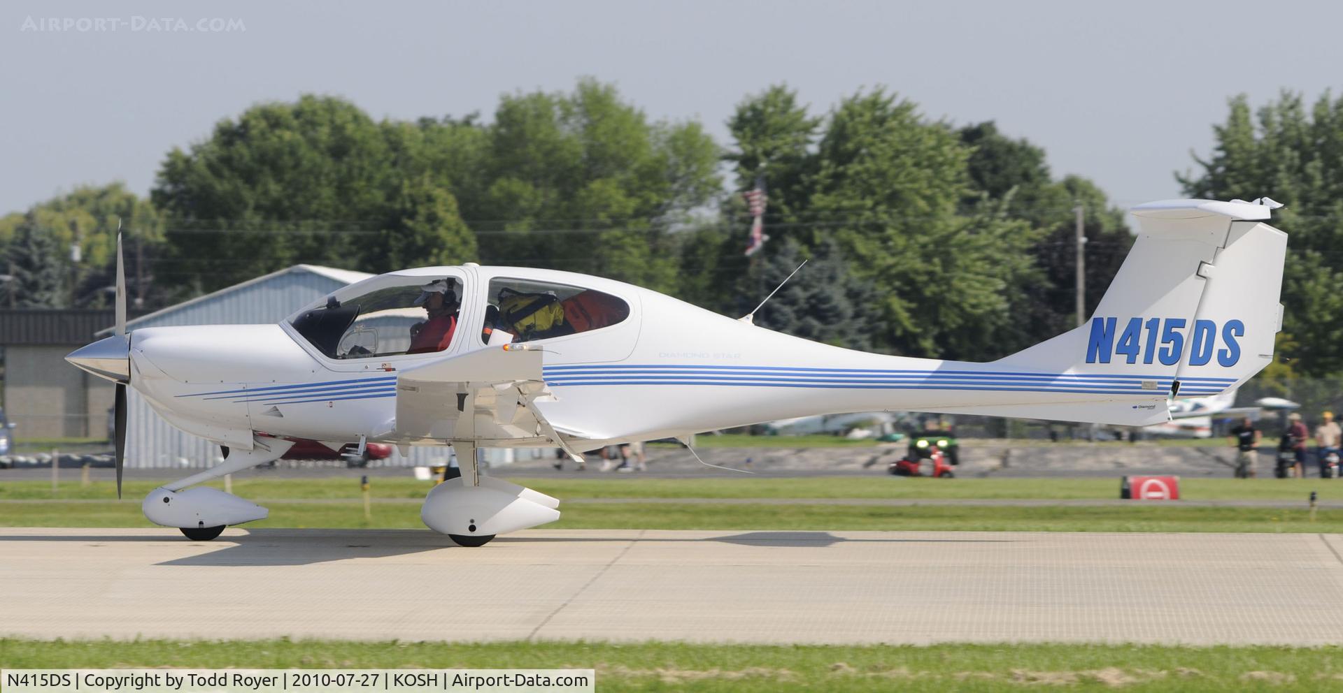 N415DS, 2004 Diamond DA-40 Diamond Star C/N 40.430, EAA AIRVENTURE 2010