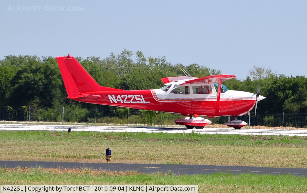 N4225L, 1966 Cessna 172G C/N 17254294, 60's Skyhawk landing during Lancaster Open House '10.