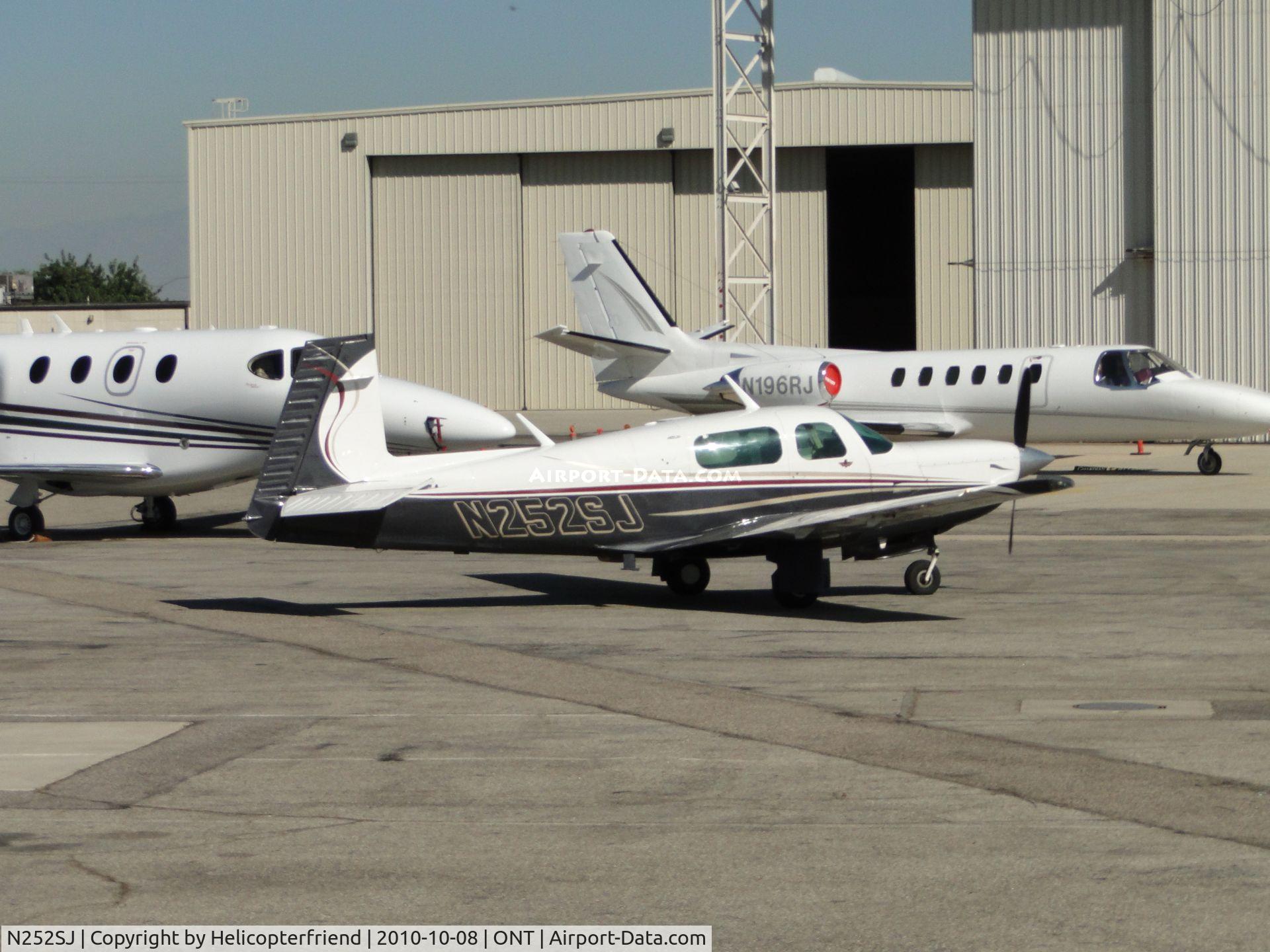 N252SJ, 1986 Mooney M20K C/N 25-1018, Only propeller driven ship observed around all these jets, but was moved to the head of the pack