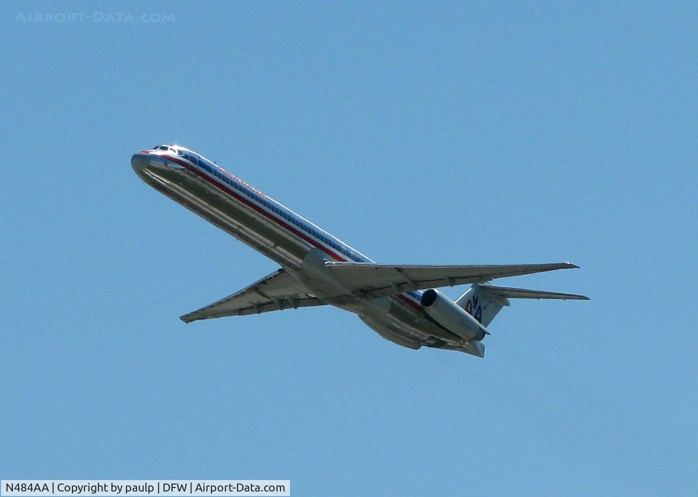 N484AA, 1988 McDonnell Douglas MD-82 (DC-9-82) C/N 49677, Off of 36R at DFW.