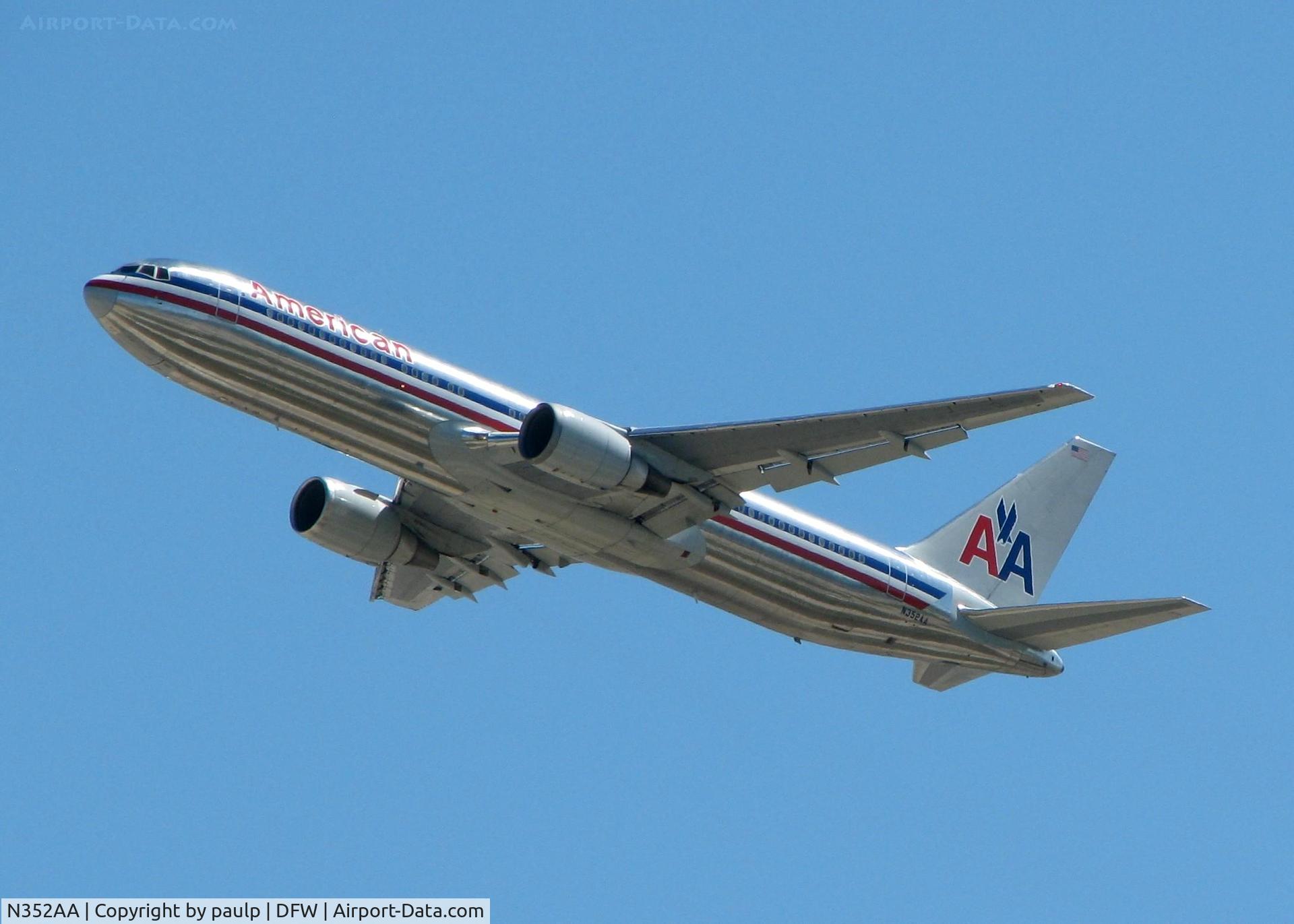 N352AA, 1988 Boeing 767-323ER C/N 24033, Off of 36R at DFW.