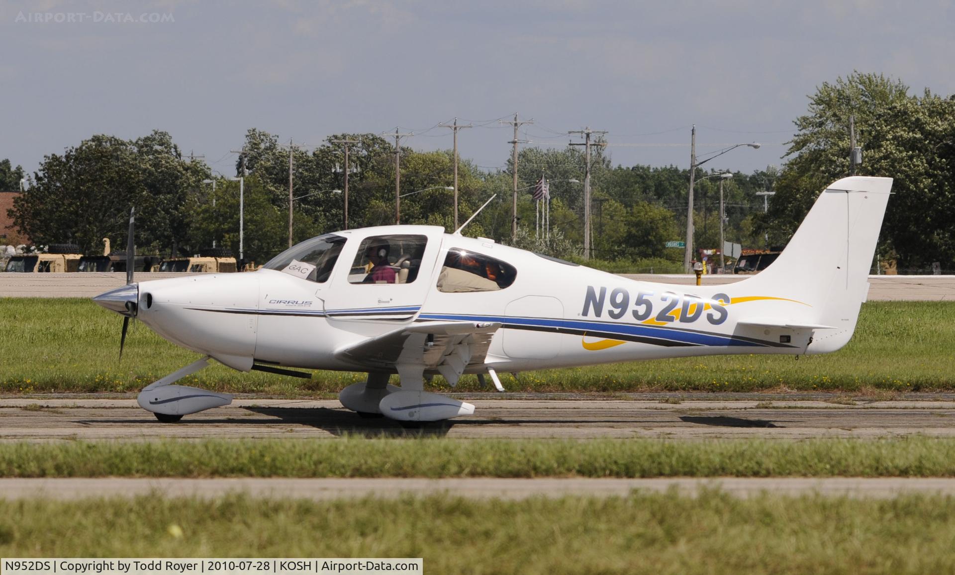 N952DS, 2000 Cirrus SR20 C/N 1102, EAA AIRVENTURE 2010