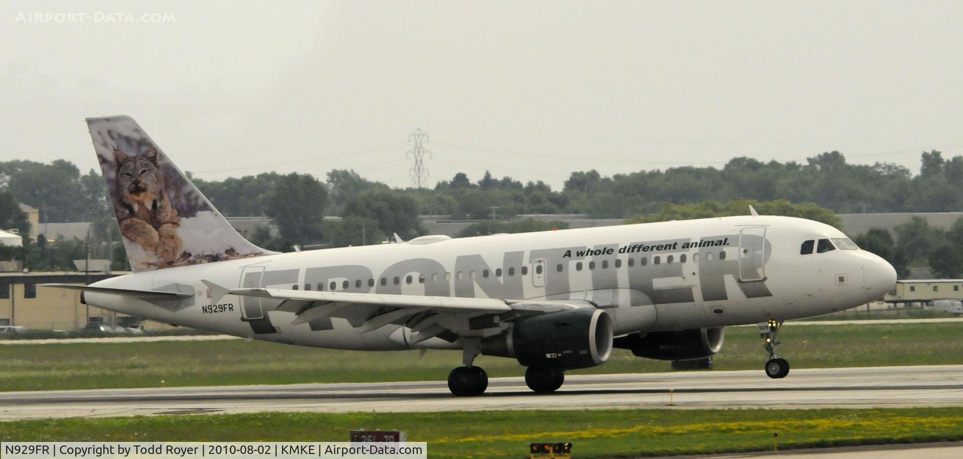 N929FR, 2004 Airbus A319-111 C/N 2240, ARRIVING IN MILWAUKEE