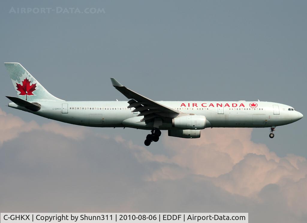 C-GHKX, 2001 Airbus A330-343 C/N 0412, Landing rwy 07L