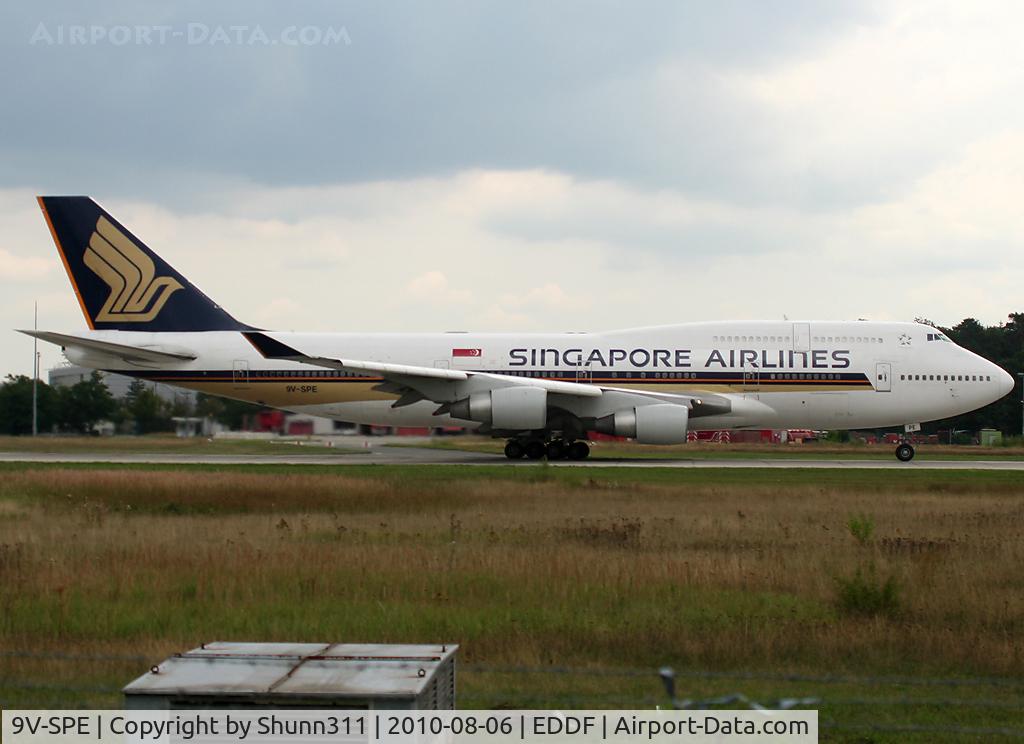 9V-SPE, 1995 Boeing 747-412 C/N 26554, Taking off rwy 18
