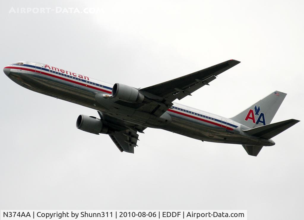 N374AA, 1992 Boeing 767-323 C/N 25201, Taking off rwy 25R
