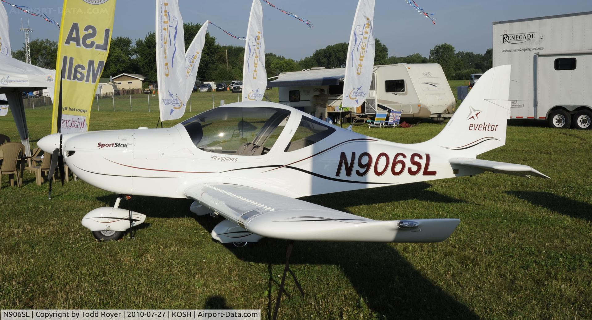 N906SL, 2009 Evektor-Aerotechnik Sportstar Max C/N 20091202, EAA AIRVENTURE 2010