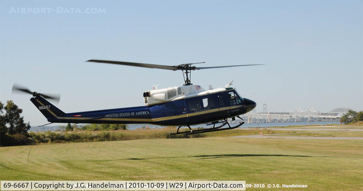 69-6667, 1969 Bell UH-1N Iroquois C/N 31073, lift off at Bay Bridge Airport