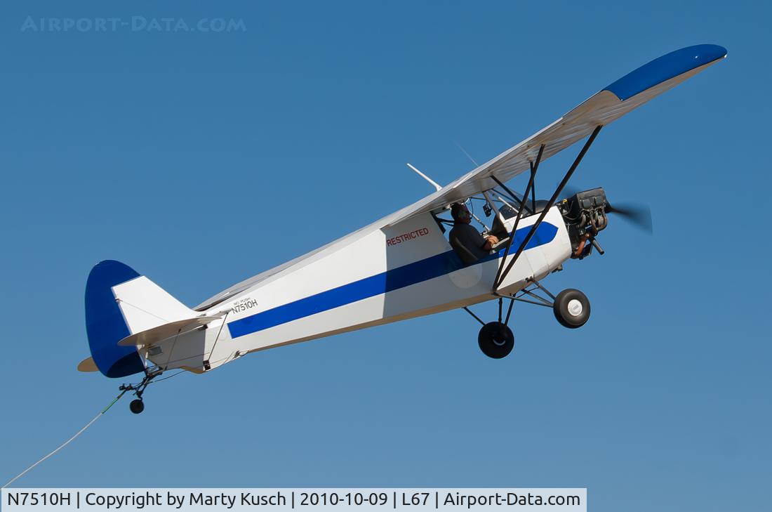 N7510H, 1946 Piper PA-12 Super Cruiser C/N 12-371, Banner pickup Runway 6.