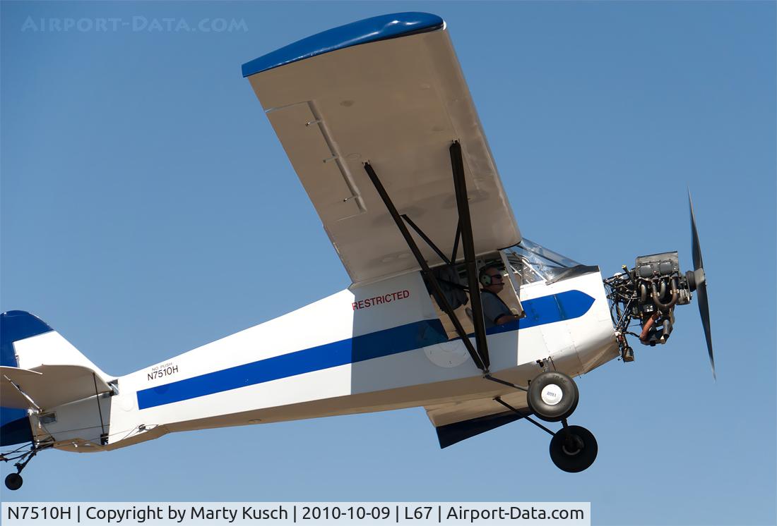 N7510H, 1946 Piper PA-12 Super Cruiser C/N 12-371, Banner pickup Runway 6.
