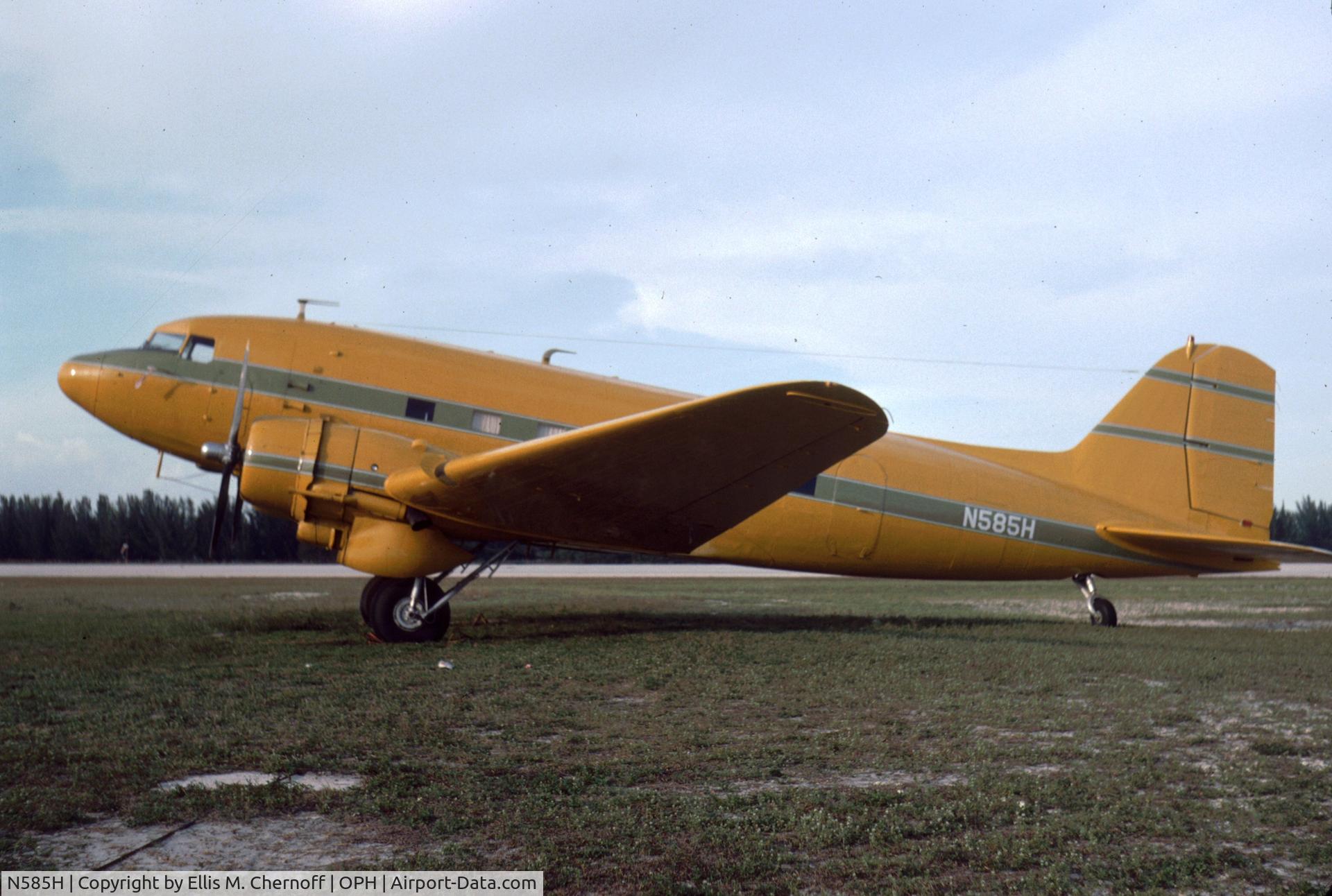 N585H, 1944 Douglas DC3C-S1C3G (C-47A) C/N 19992, December 1976