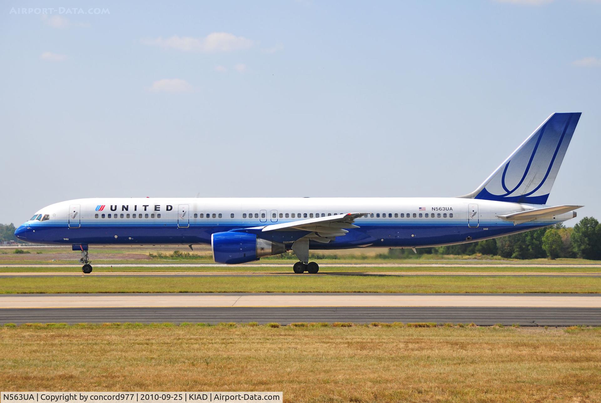N563UA, 1992 Boeing 757-222 C/N 26665, N563UA
