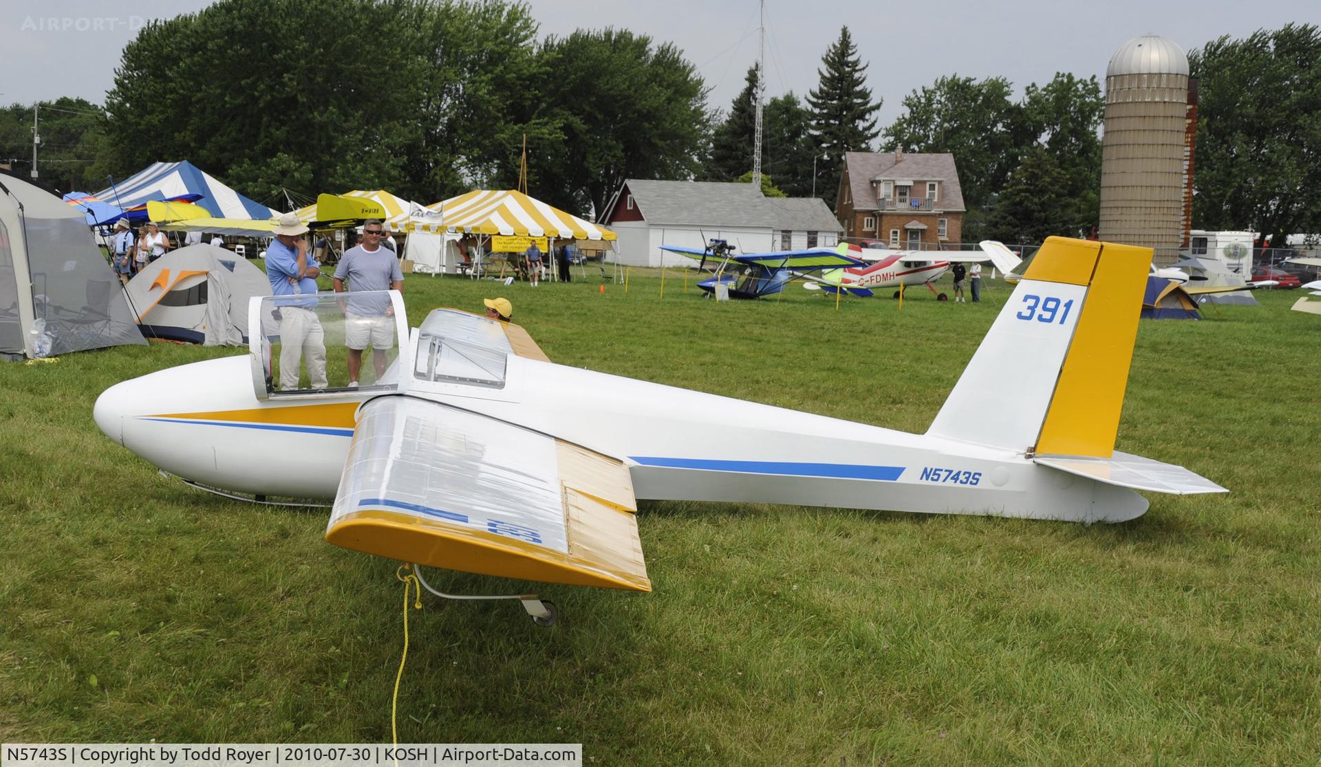 N5743S, 1968 Schweizer SGS 1-26B C/N 391, EAA AIRVENTURE 2010