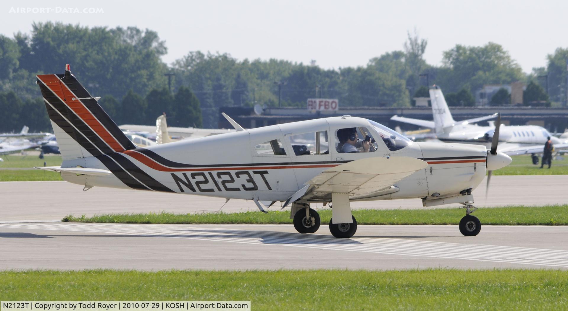 N2123T, 1971 Piper PA-28R-200 C/N 28R-7135066, EAA AIRVENTURE 2010