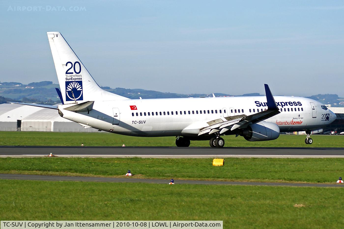 TC-SUV, 2001 Boeing 737-86N C/N 30807, TC-SUV @ Linz Airport