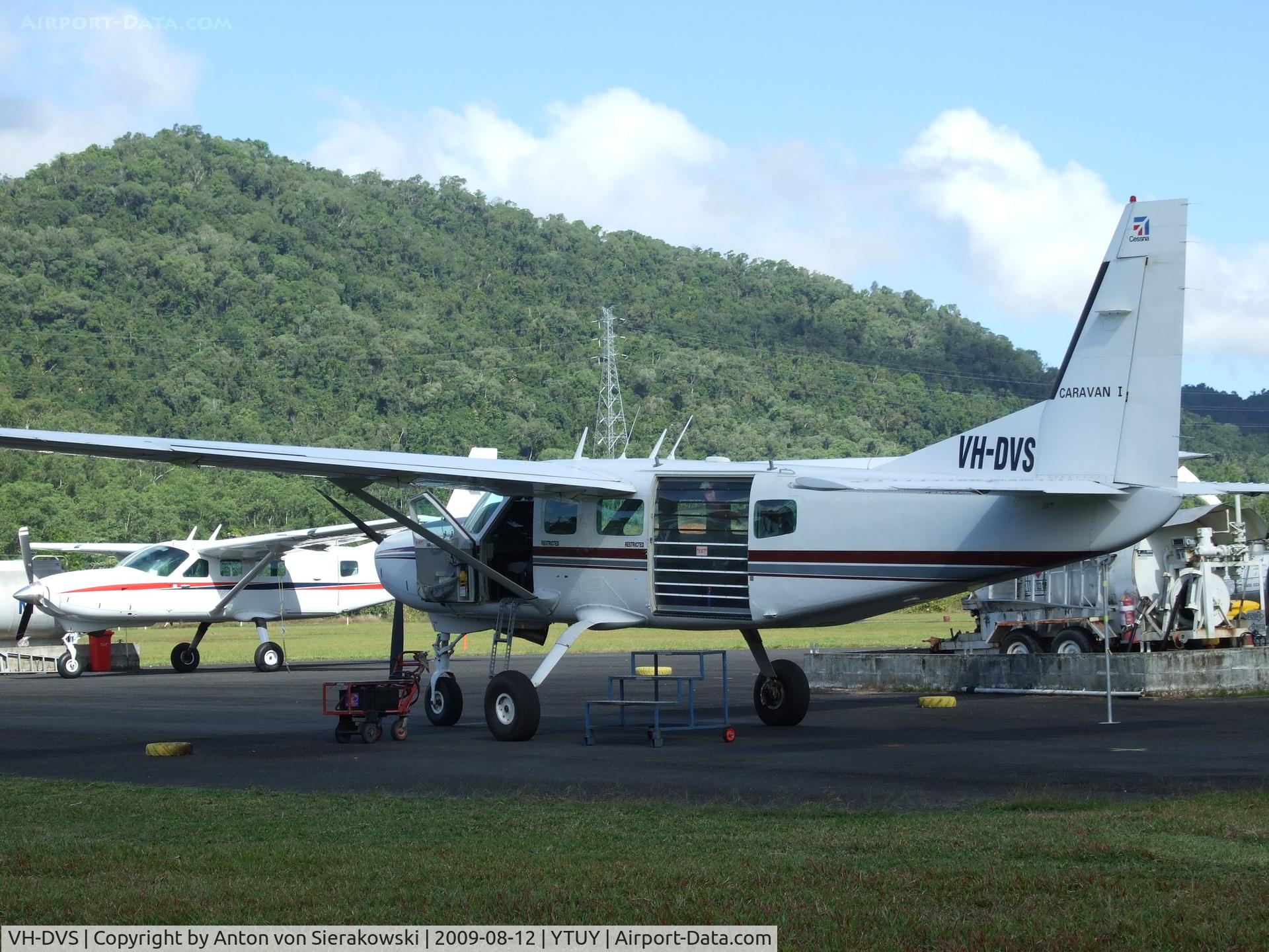 VH-DVS, 1988 Cessna 208 Caravan 1 C/N 20800131, VH-DVS @ YTUY (Tully) Cessna 208 Caravan 1 c/n 20800131 1st reg au 11 July 2007. Used as drop plane