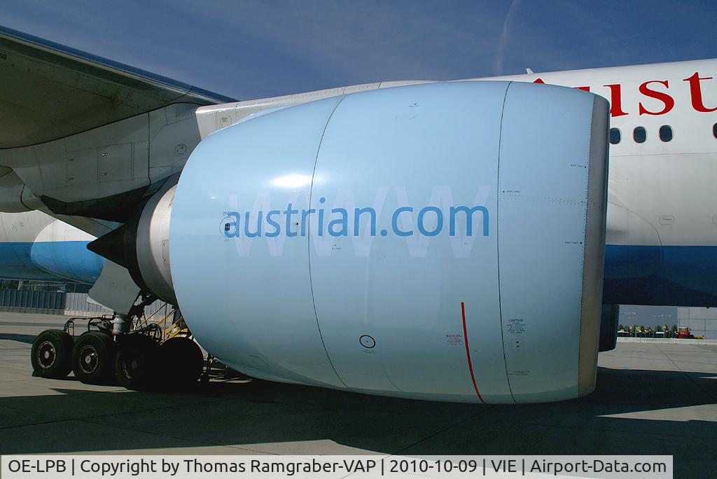 OE-LPB, 1998 Boeing 777-2Z9/ER C/N 28699, Austrian Airlines Boeing 777-200