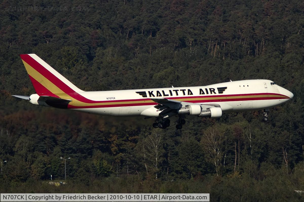 N707CK, 1979 Boeing 747-246F C/N 21681, on final RW08