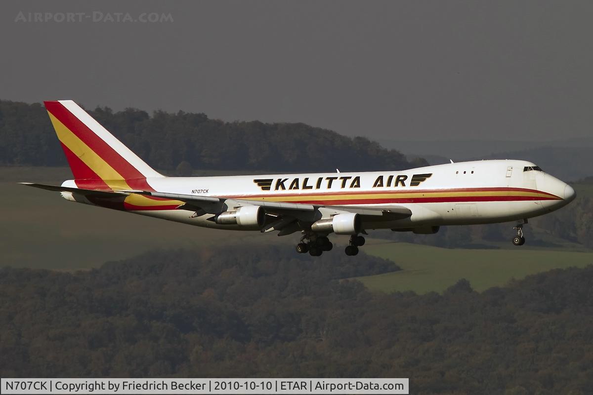 N707CK, 1979 Boeing 747-246F C/N 21681, on final RW08