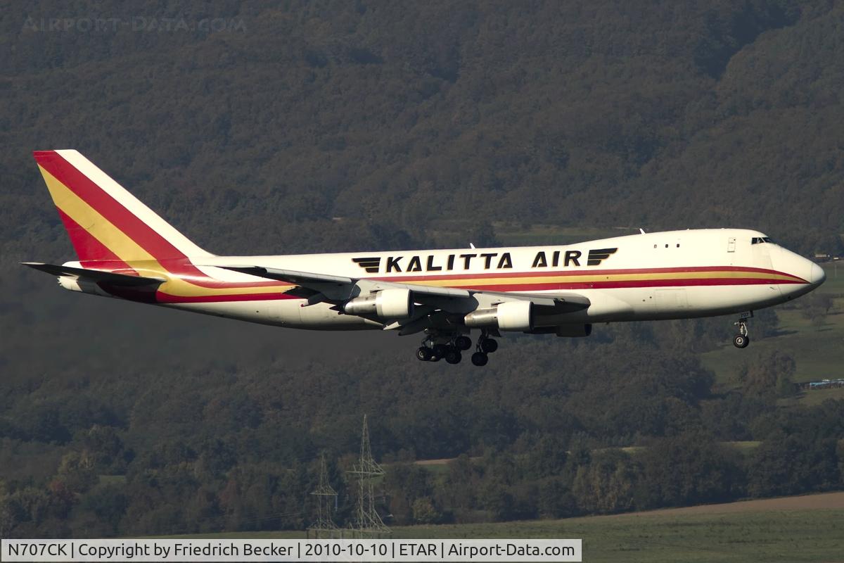 N707CK, 1979 Boeing 747-246F C/N 21681, on final RW08