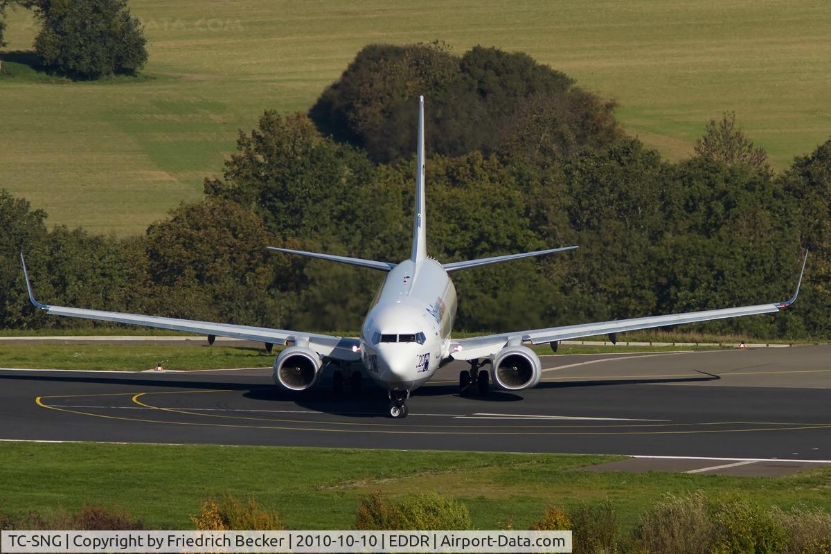 TC-SNG, 2008 Boeing 737-8HC C/N 36530, line up for departure via RW09
