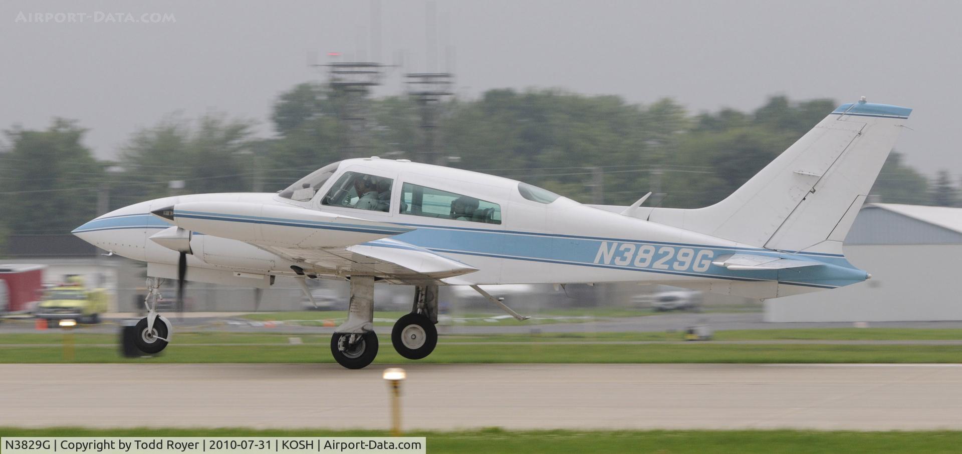 N3829G, 1977 Cessna 310R C/N 310R0924, EAA AIRVENTURE 2010