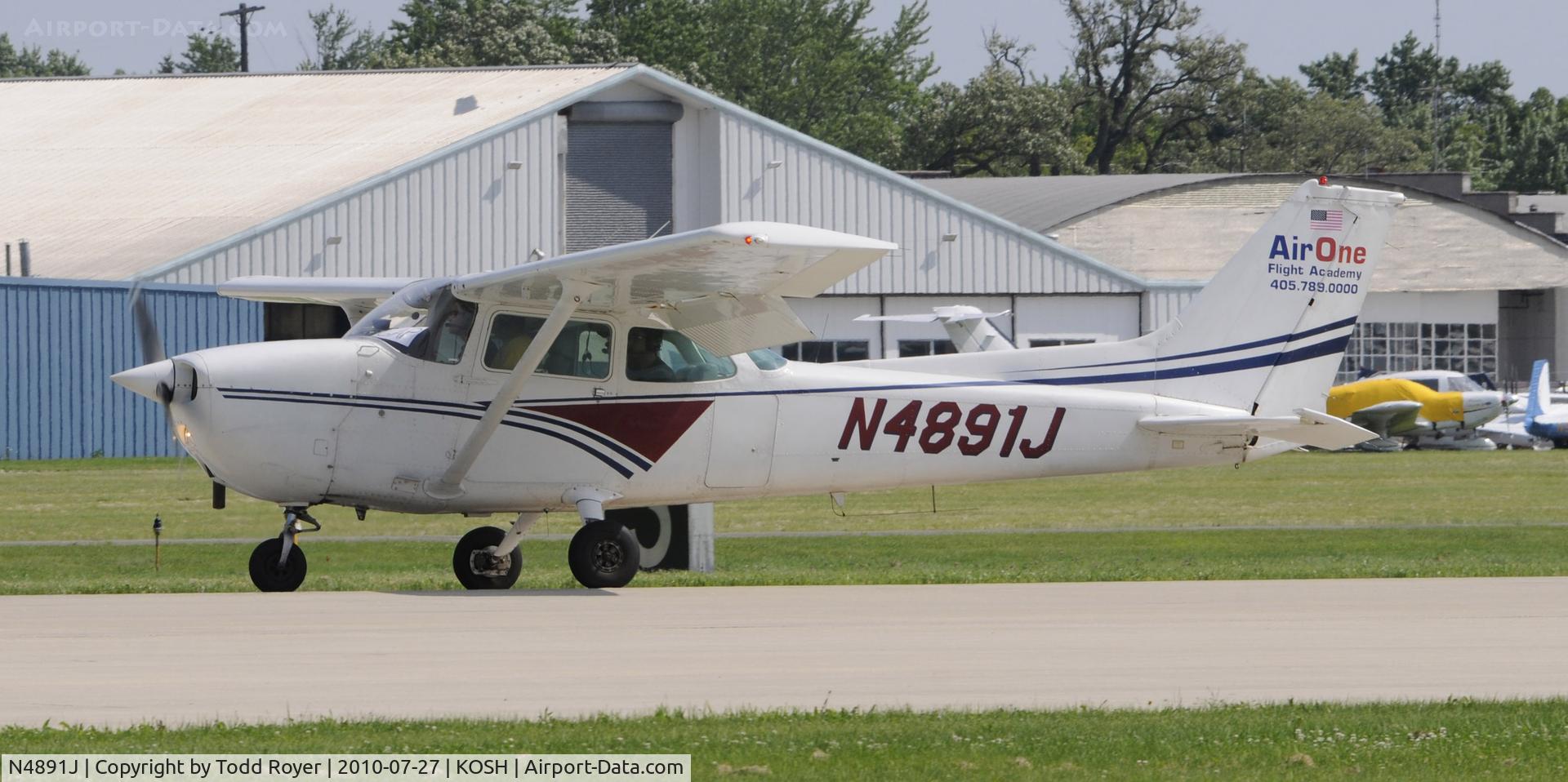 N4891J, 1979 Cessna 172N C/N 17273691, EAA AIRVNETURE 2010