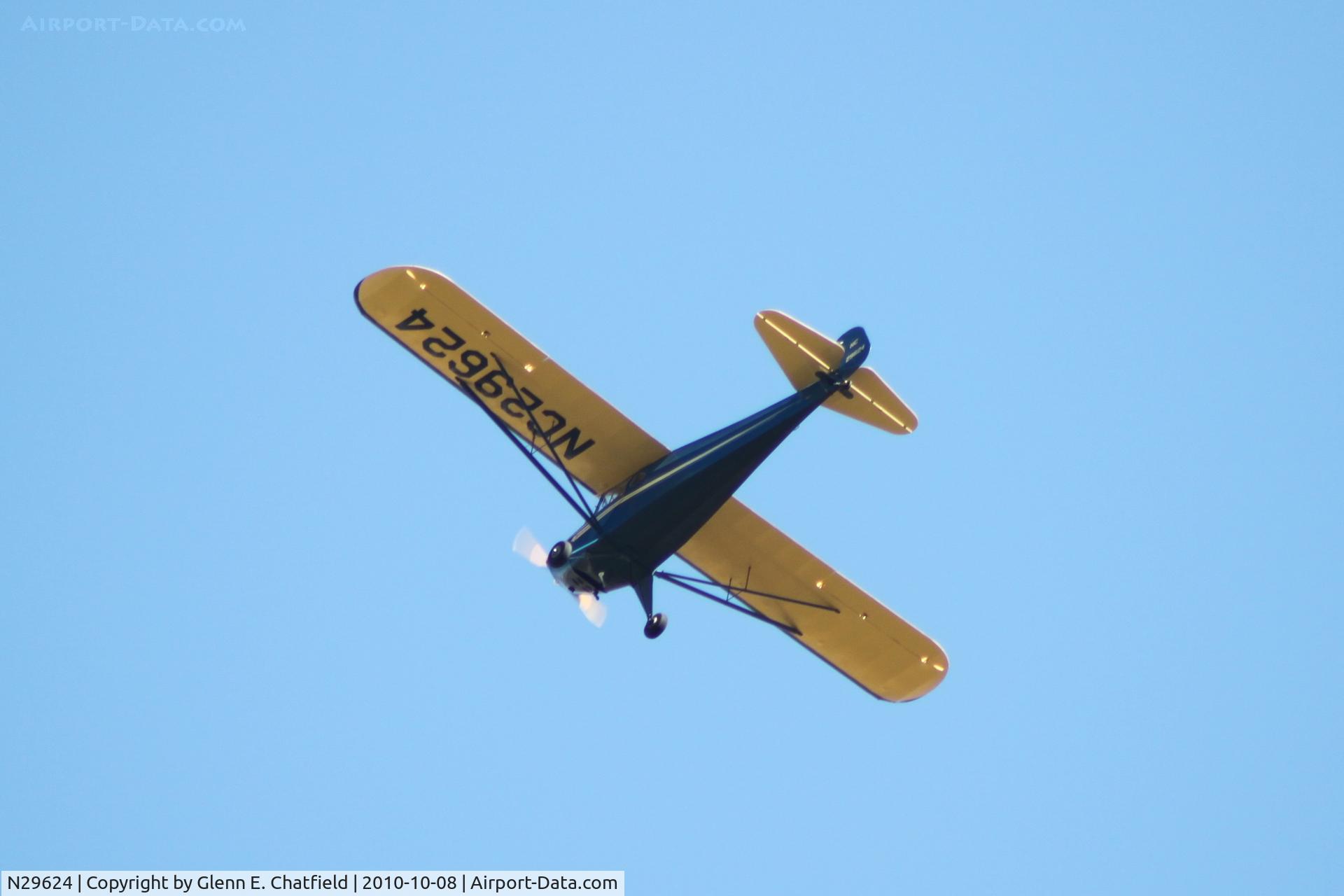N29624, 1940 Taylorcraft BC-65 C/N 2466, Flying over Swisher, IA