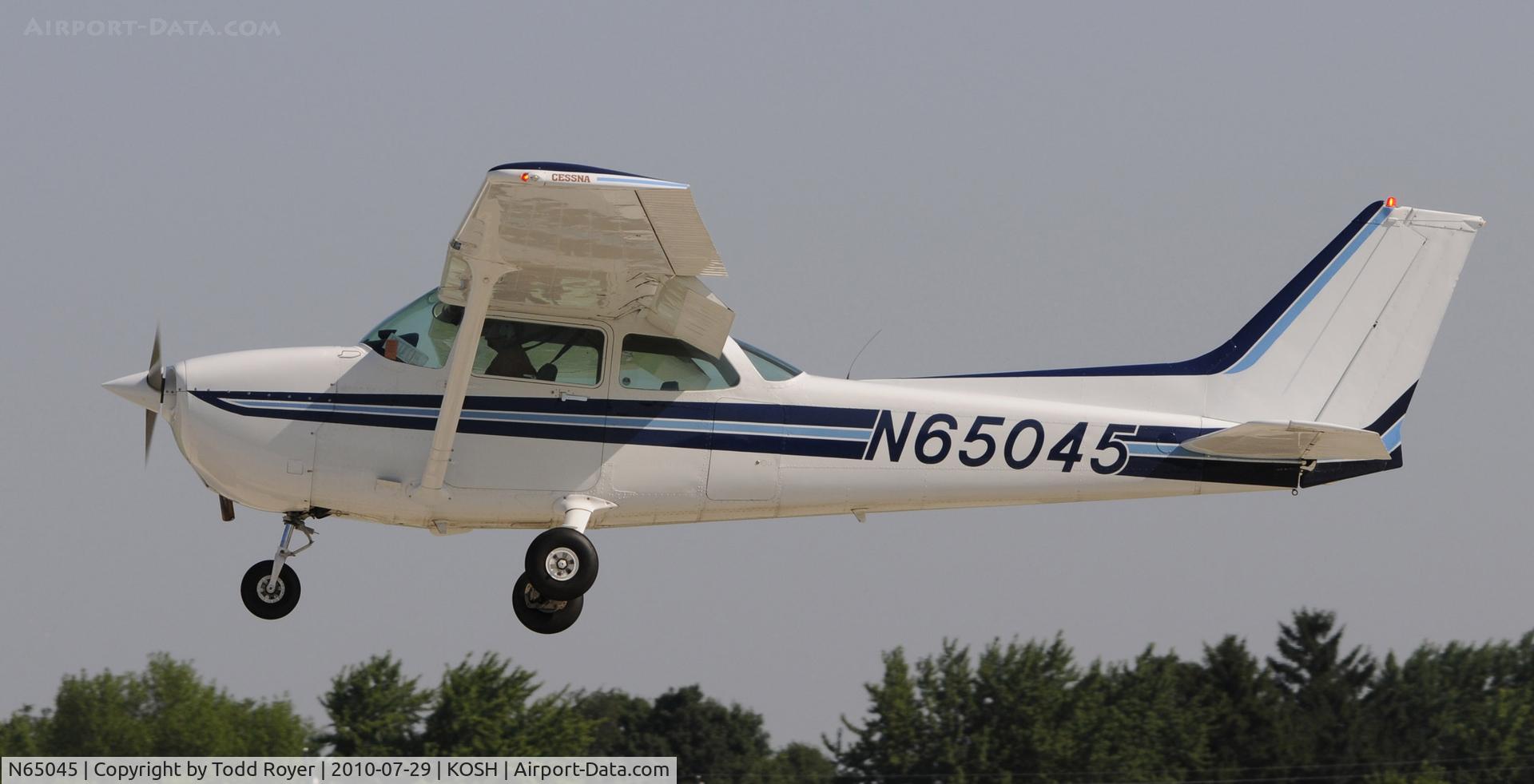 N65045, 1982 Cessna 172P C/N 17275674, EAA AIRVENTURE 2010