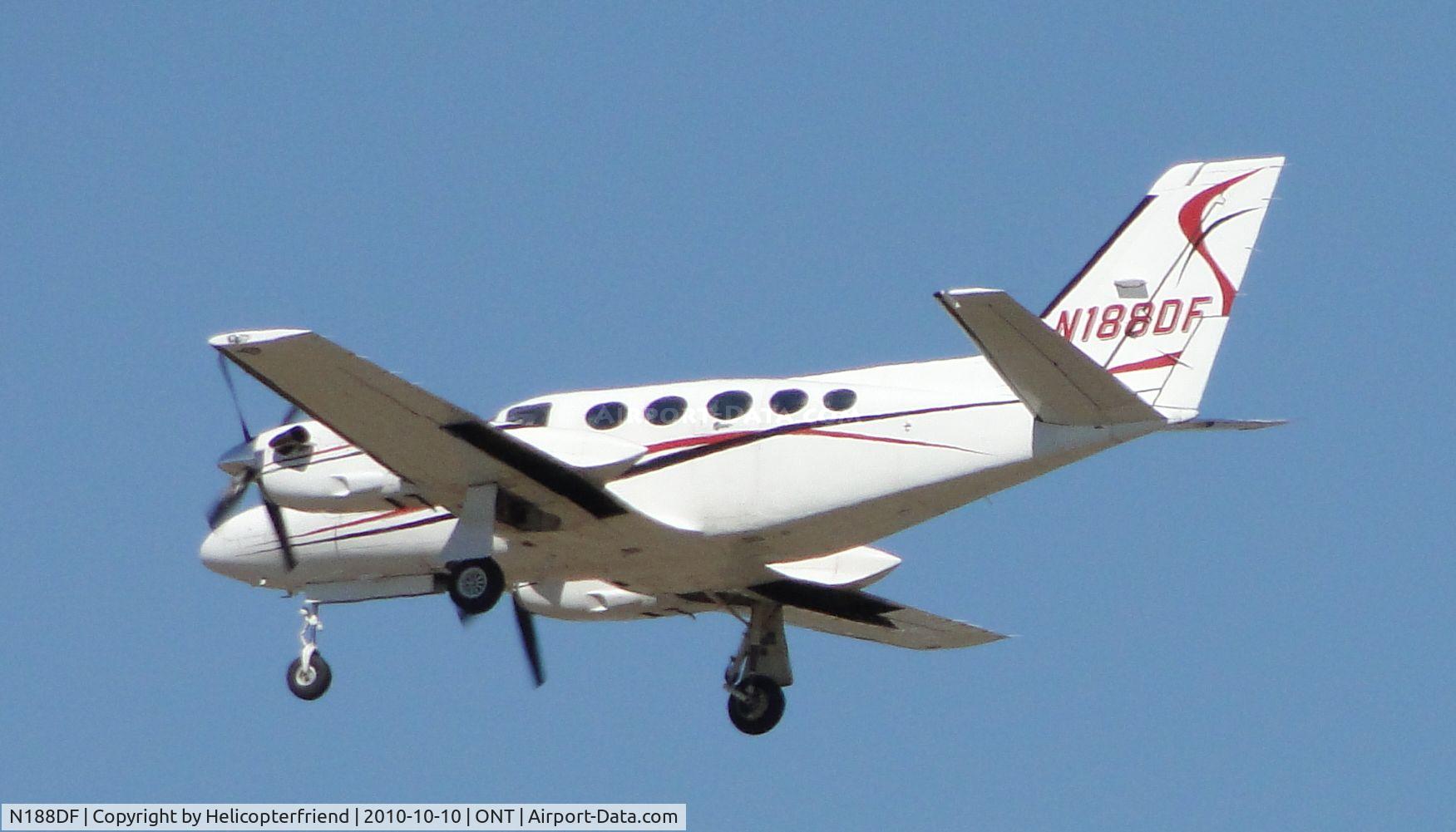 N188DF, 1984 Cessna 425 Conquest I C/N 425-0188, On final to runway 26R
