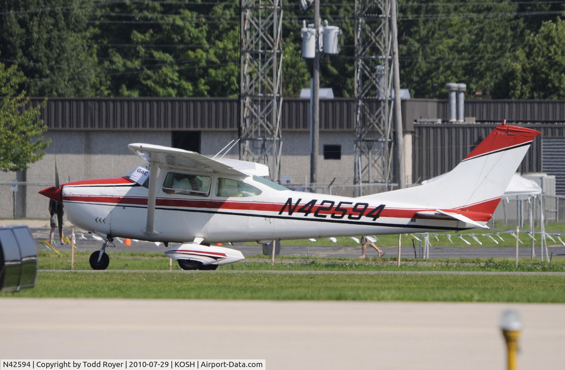 N42594, 1968 Cessna 182L Skylane C/N 18259095, EAA AIRVENTURE 2010
