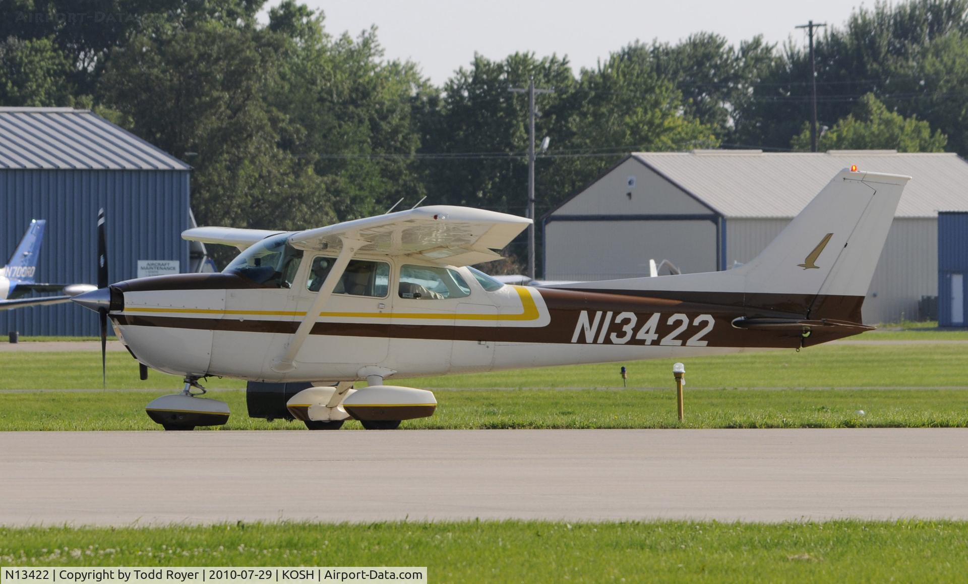 N13422, 1973 Cessna 172M C/N 17262740, EAA AIRVENTURE 2010