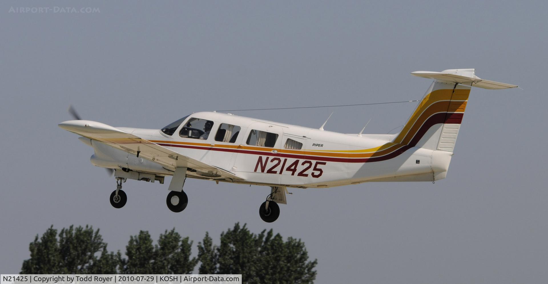 N21425, 1978 Piper PA-32RT-300T Turbo Lance II C/N 32R-7887207, EAA AIRVENTURE 2010