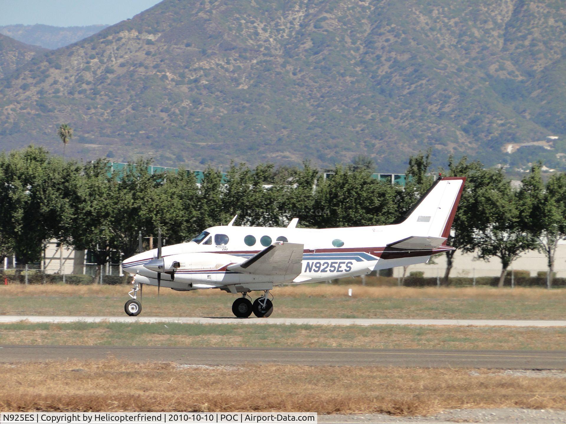 N925ES, 1980 Beech C90 King Air C/N LJ-906, Increasing speed for take on runway 26L