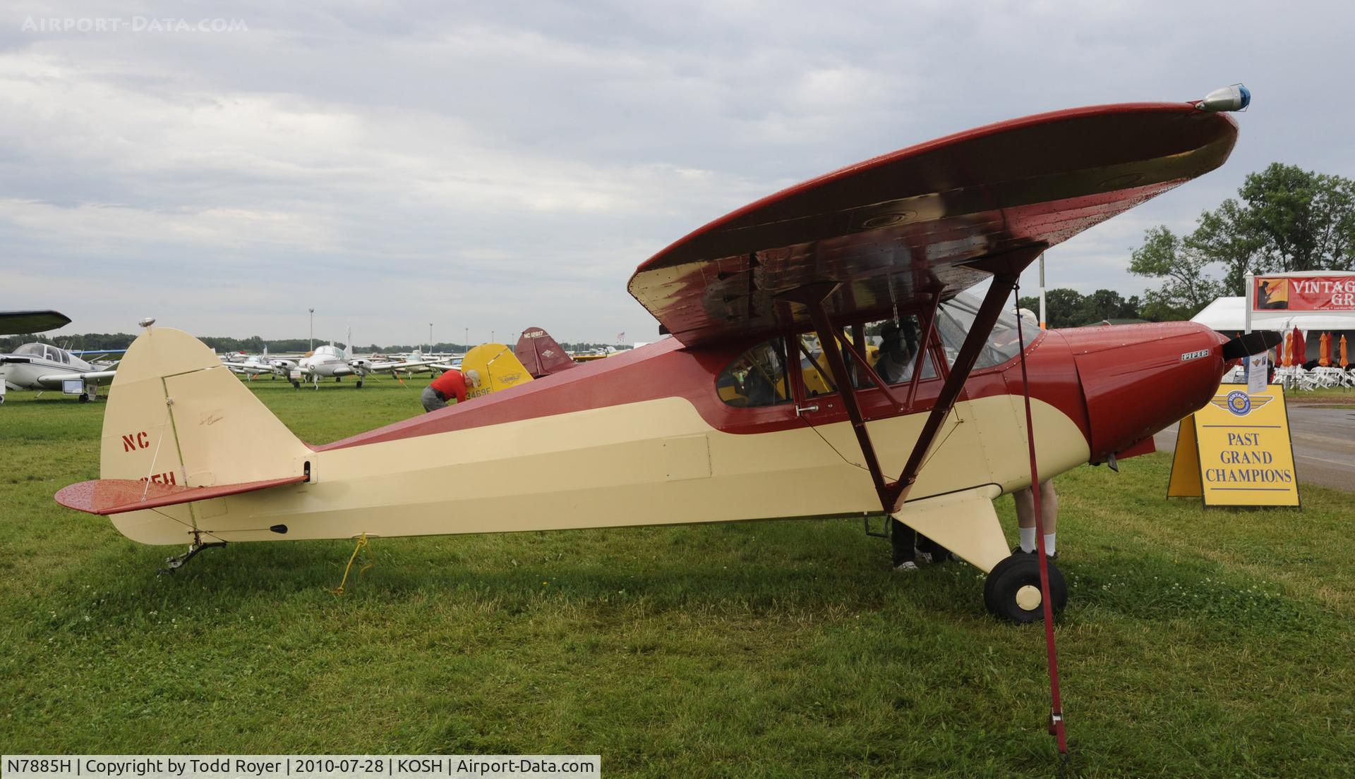 N7885H, 1946 Piper PA-12 Super Cruiser C/N 12-788, EAA AIRVENTURE 2010
