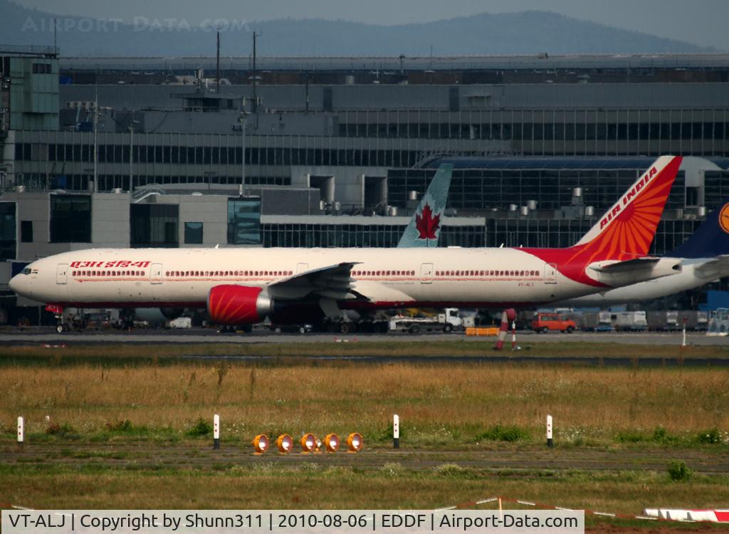 VT-ALJ, 2007 Boeing 777-337/ER C/N 36308, Taxiing for departure...