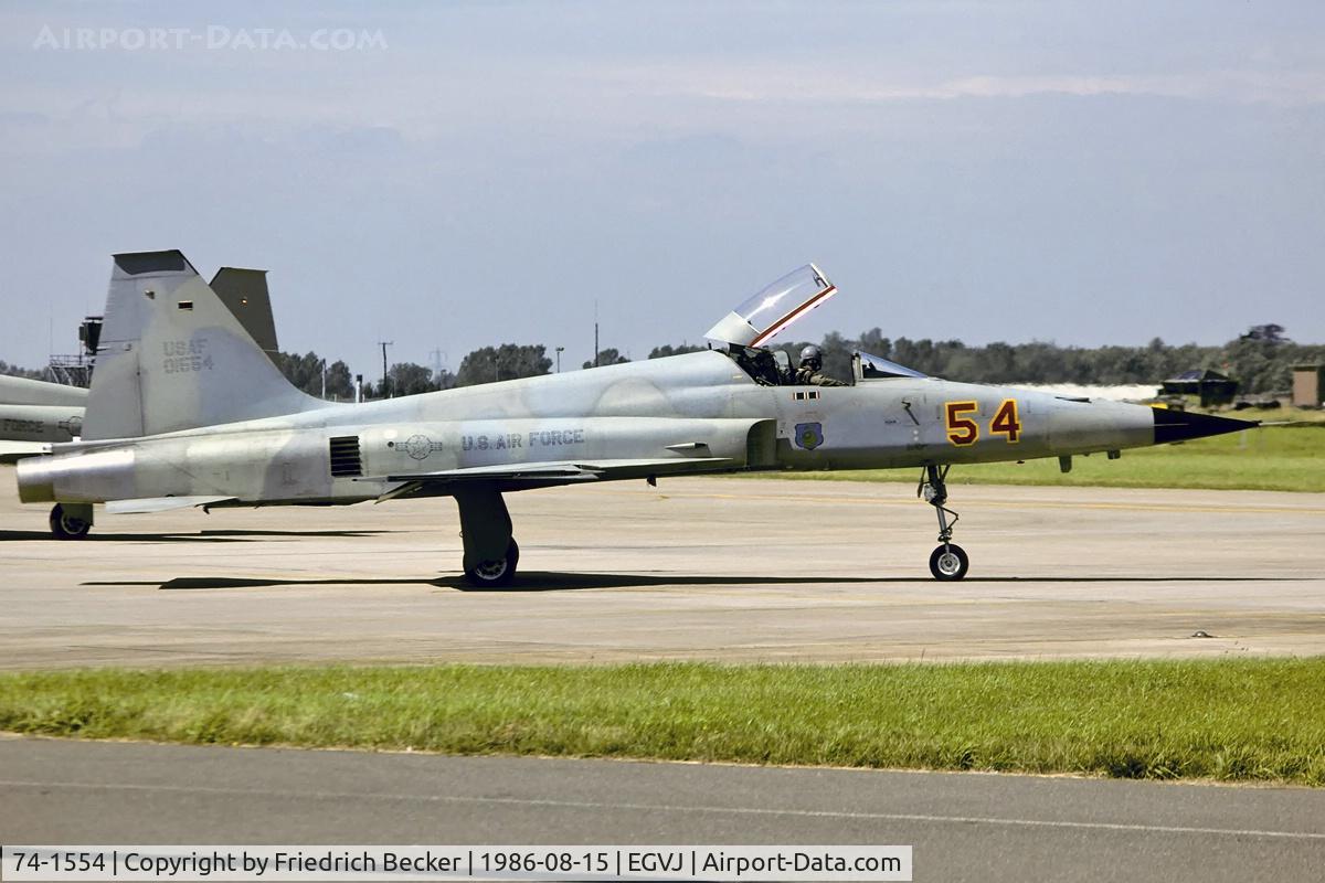 74-1554, 1974 Northrop F-5E Tiger II C/N R.1212, taxying to the active at RAF Bentwaters