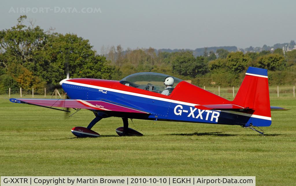 G-XXTR, 2000 Extra EA-300L C/N 126, SHOT AT HEADCORN