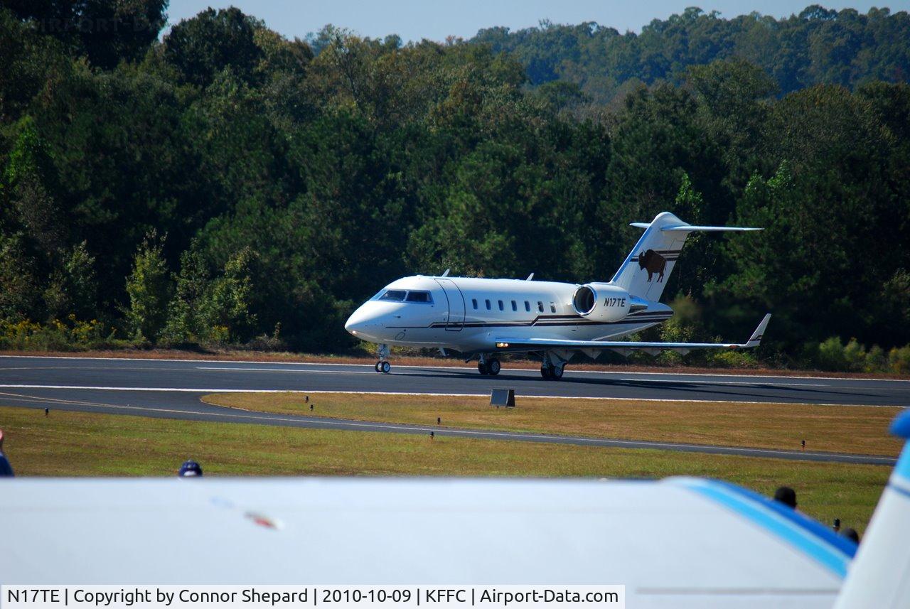 N17TE, 2007 Bombardier Challenger 605 (CL-600-2B16) C/N 5724, taking off