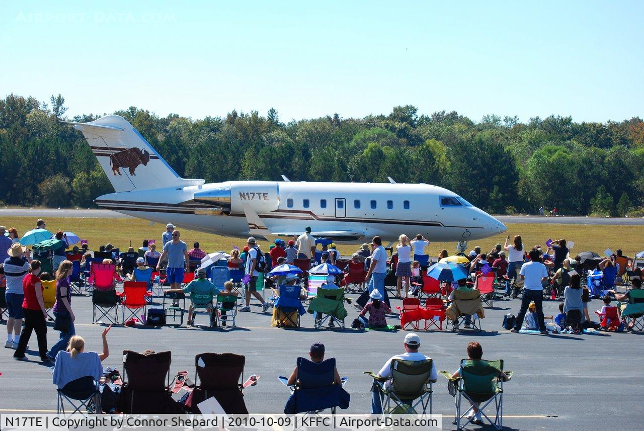 N17TE, 2007 Bombardier Challenger 605 (CL-600-2B16) C/N 5724, coming back in