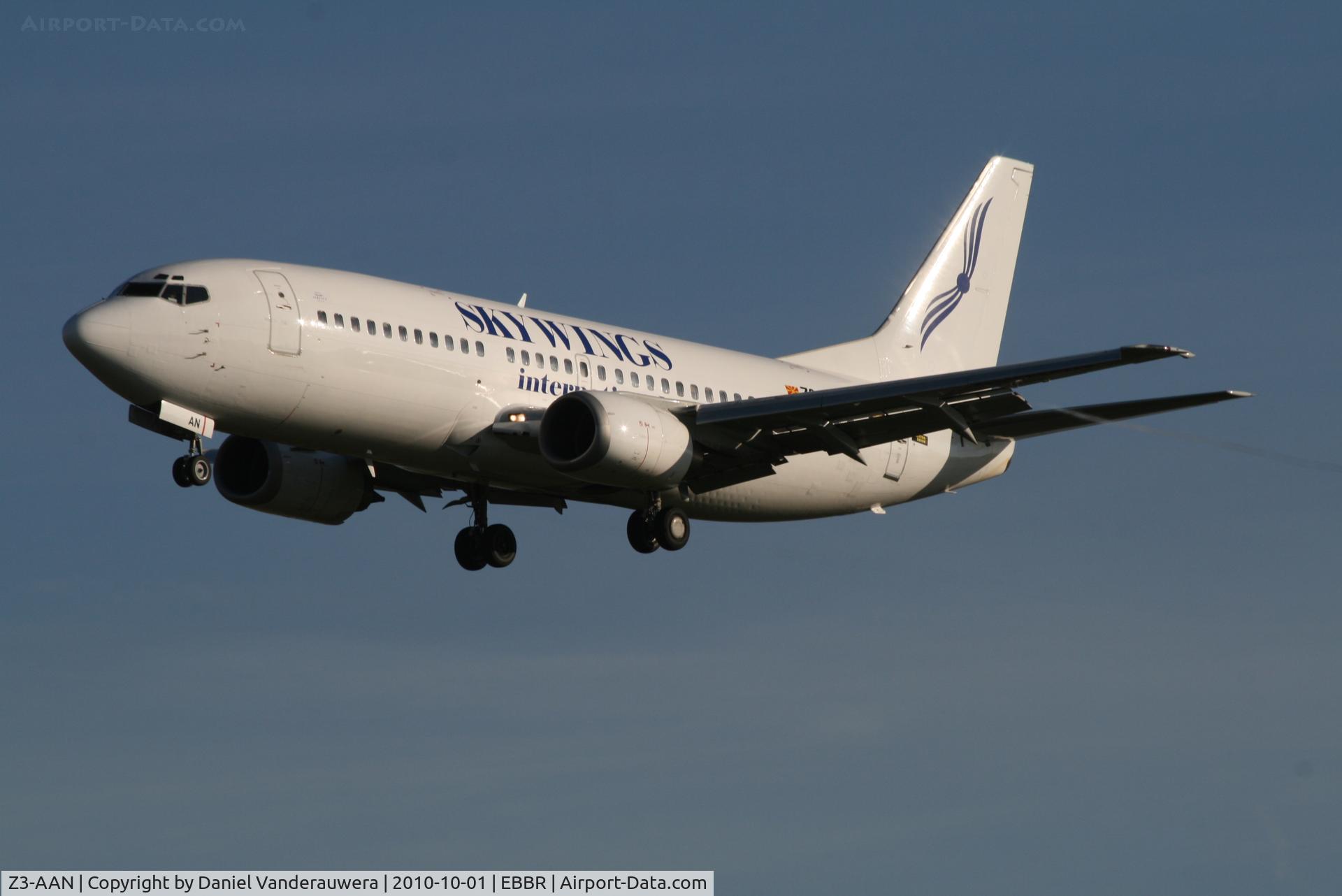Z3-AAN, 1989 Boeing 737-382 C/N 24365, Arrival of flight LFM511 to RWY 25L