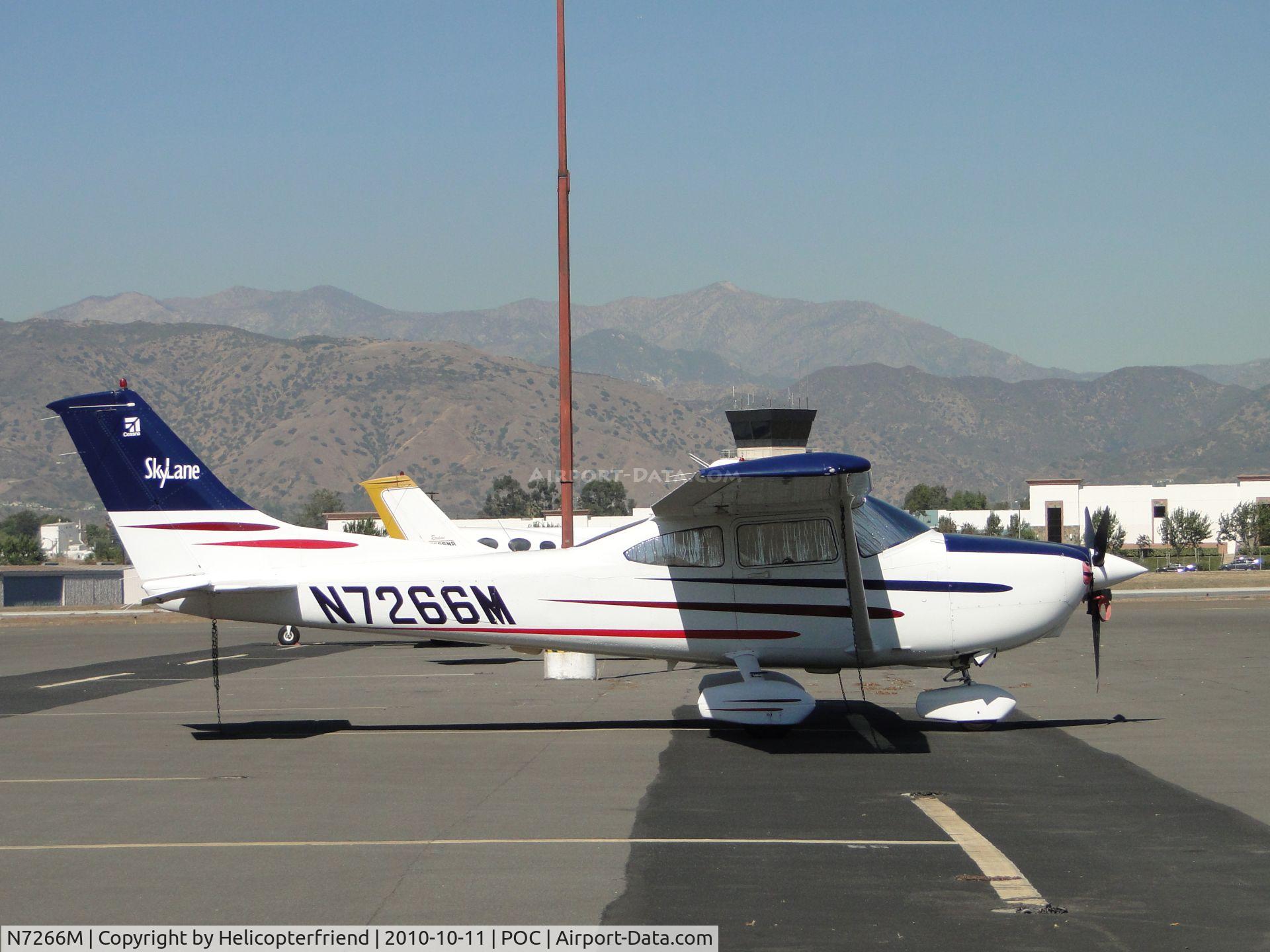 N7266M, 1999 Cessna 182S Skylane C/N 18280619, Parked near Nostalia Air