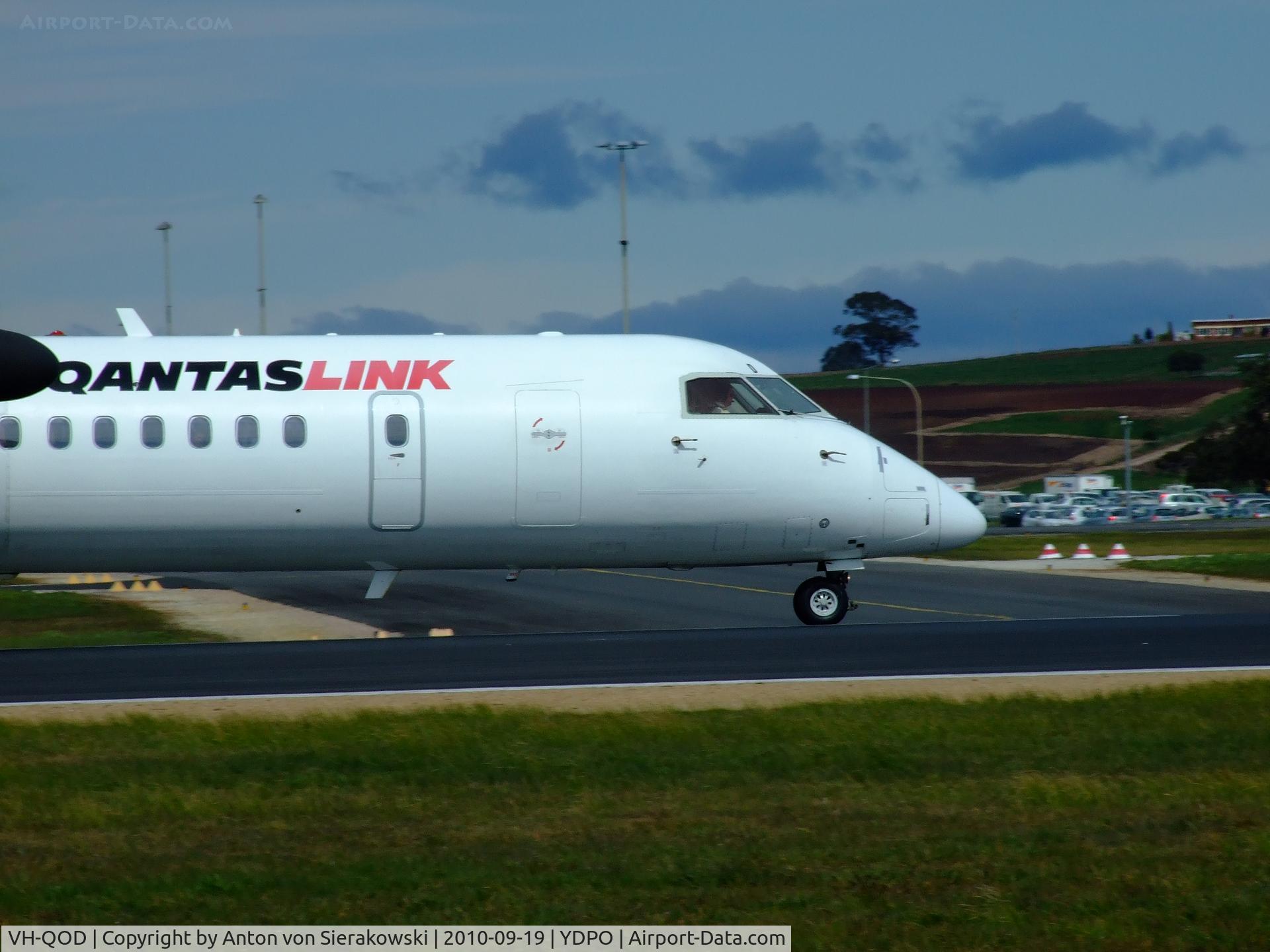 VH-QOD, 2006 De Havilland Canada DHC-8-402Q Dash 8 C/N 4123, VH-QOD @ YDPO Qantaslink Dash DHC-8-402 c/n 4123 1st reg au: 22 May 2006