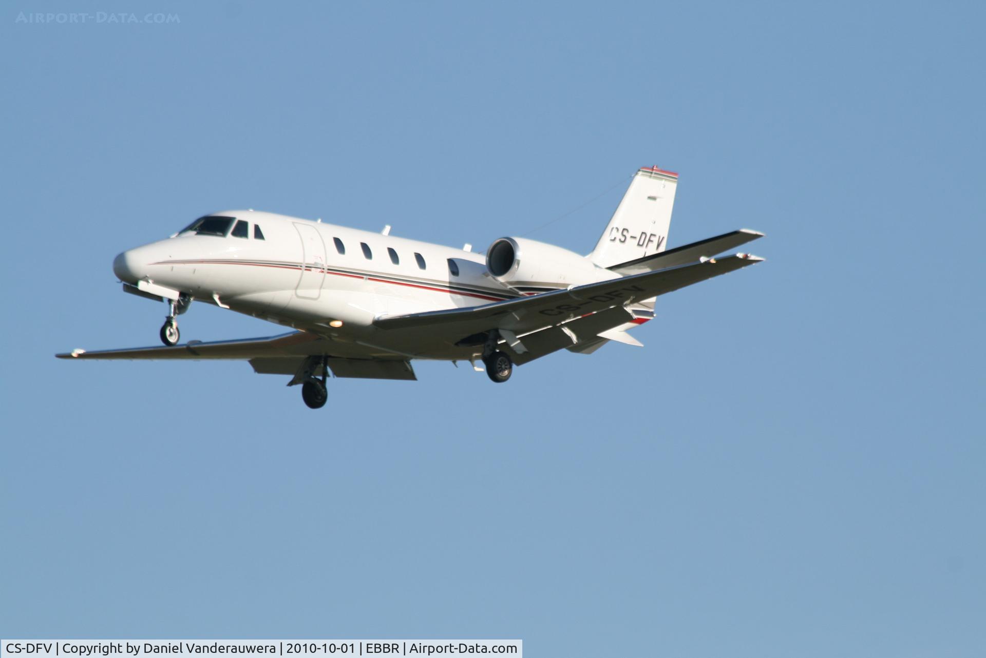 CS-DFV, 2004 Cessna 560XL Citation Excel C/N 560-5543, Arrival to RWY 25L