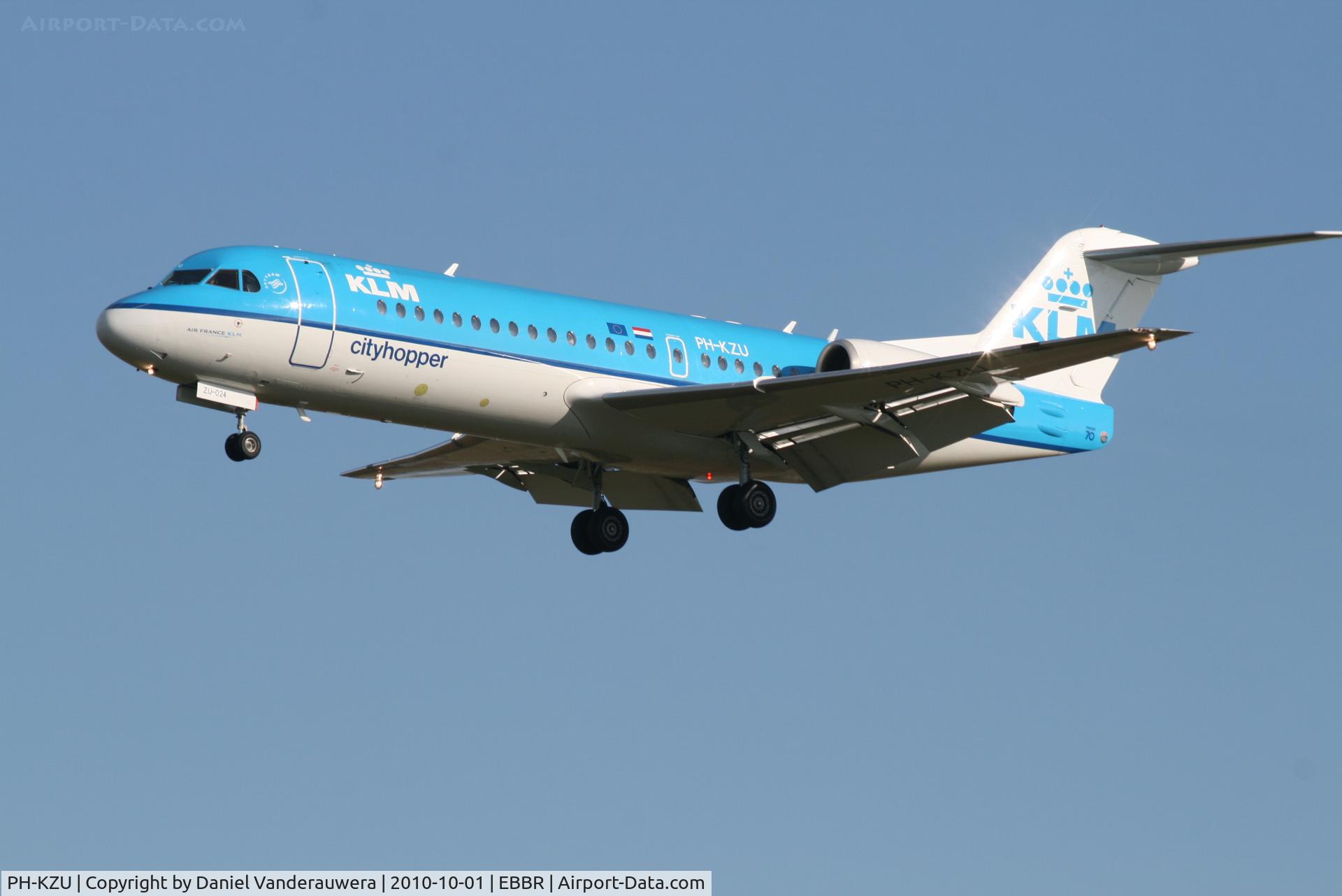 PH-KZU, 1995 Fokker 70 (F-28-0070) C/N 11543, Arrival of flight KL1723 to RWY 25L