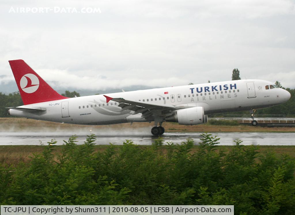 TC-JPU, 2009 Airbus A320-214 C/N 3896, Landing rwy 16