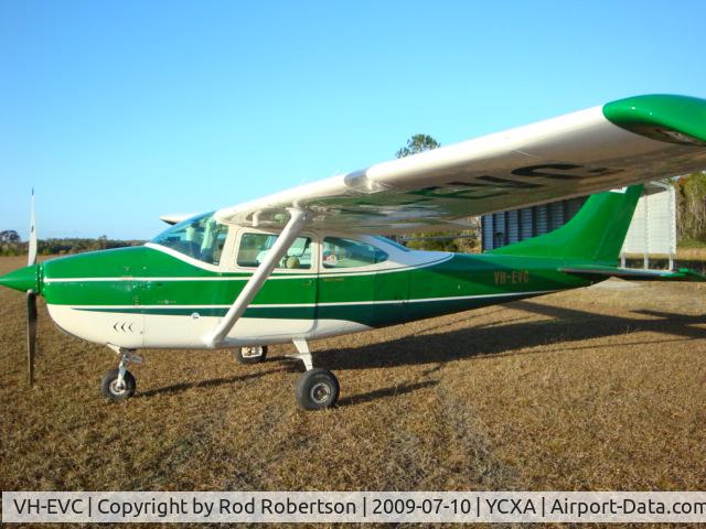 VH-EVC, Cessna 182L Skylane C/N 18259167, owned by Rod Robertson 0428726272 and it is at Cooloola Cove Queensland Australia , Total time AF at october 2010 4,600 hrs....in good order